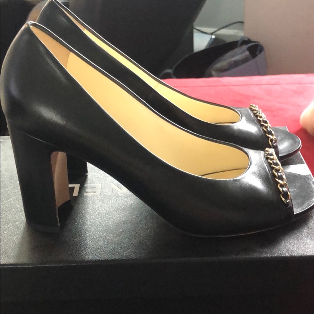 Shoes - Picture 2 of 7